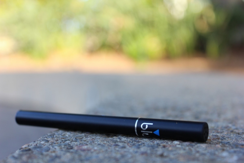 vitrine-LA TOUR-min_e_cigarette_vaping_blu_cigs_blu_electronic_cigarette_tobacco_cigarette_smoke-637061